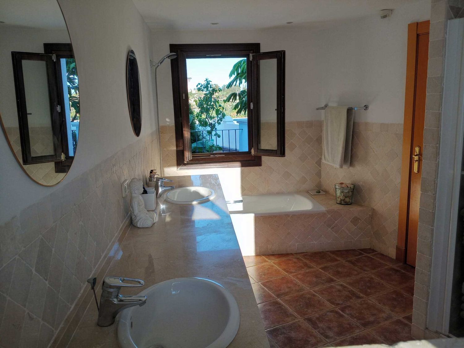 REF. LZ130526EST – Inmueble en Paraiso-Barronal