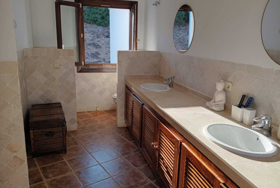 REF. LZ130526EST – Inmueble en Paraiso-Barronal