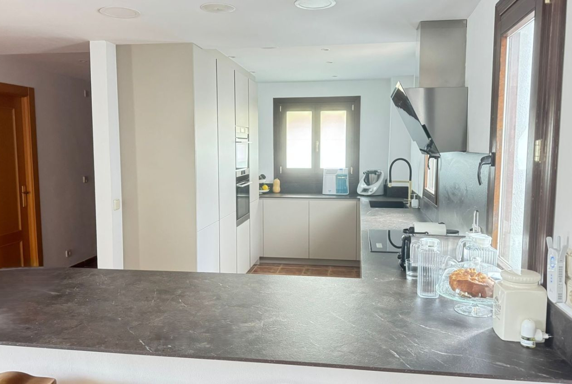 REF. LZ130526EST – Inmueble en Paraiso-Barronal