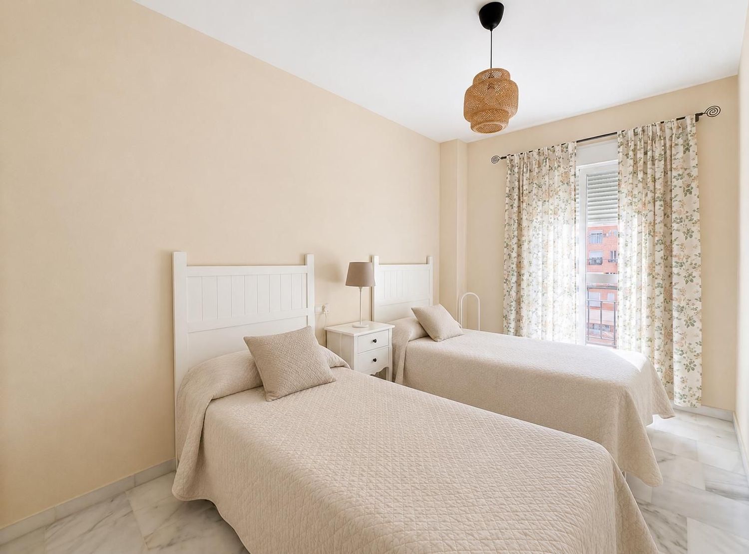REF. LZ030626SAB – Inmueble en San Luis de Sabinillas