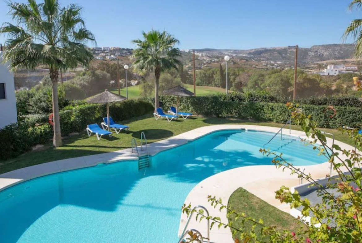 REF. LZ150626CA – Inmueble en Bahía de Casares