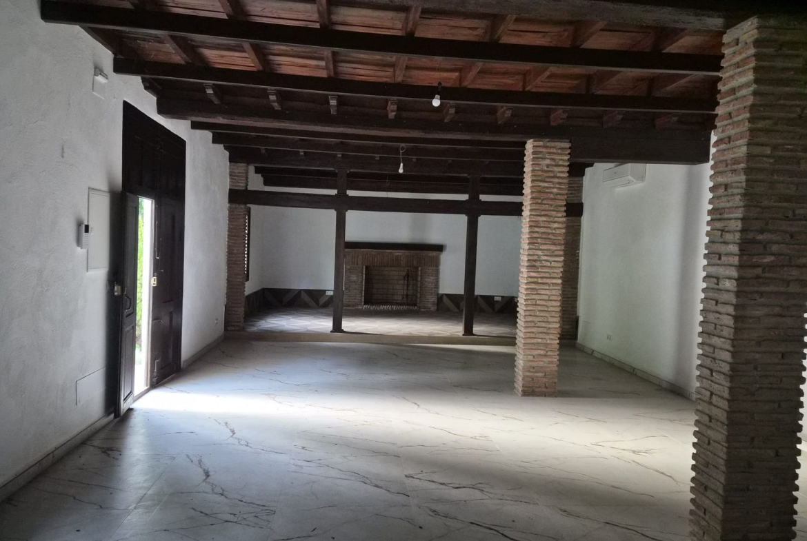 REF. JS010426ALO – Inmueble en Alora