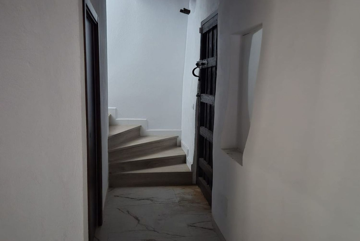 REF. JS010426ALO – Inmueble en Alora