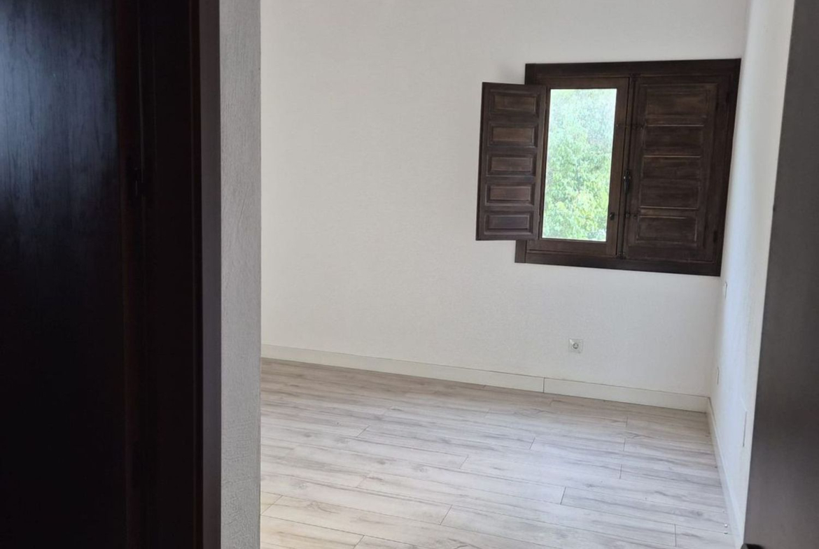 REF. JS010426ALO – Inmueble en Alora