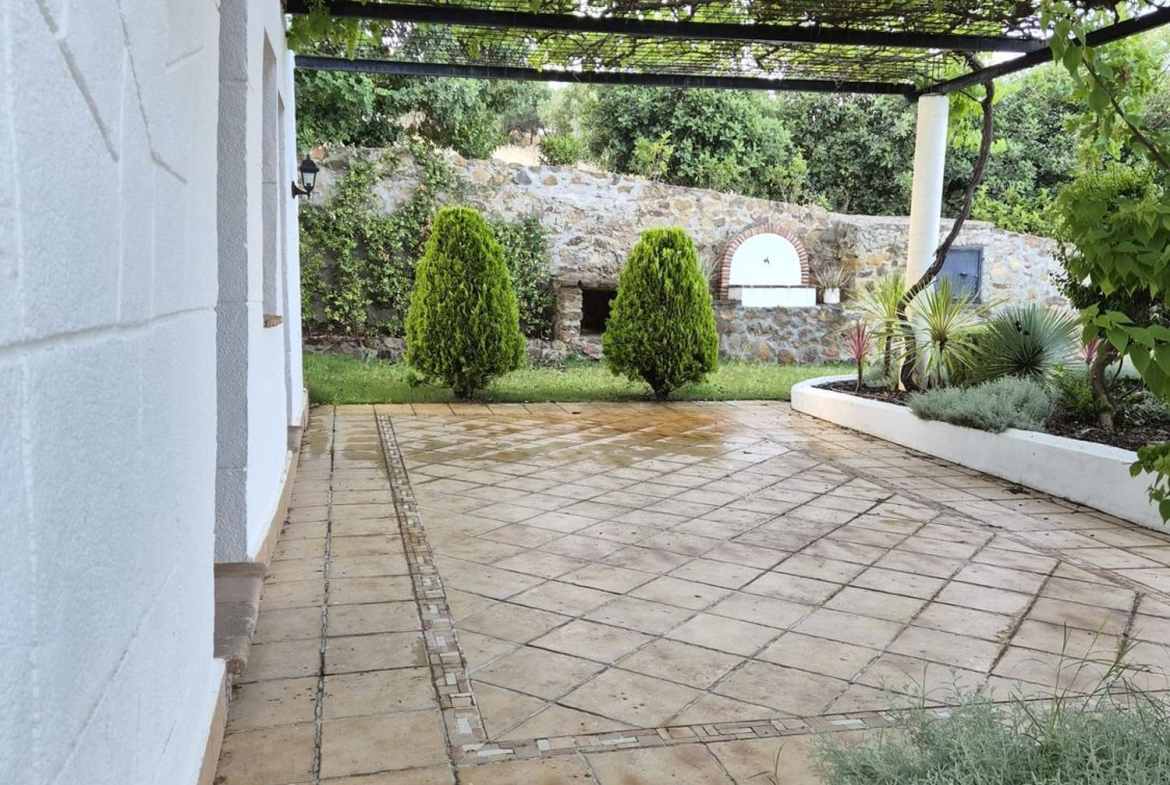 REF. JS010426ALO – Inmueble en Alora