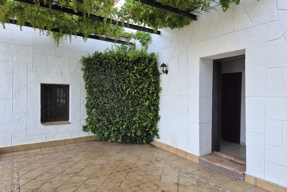 REF. JS010426ALO – Inmueble en Alora