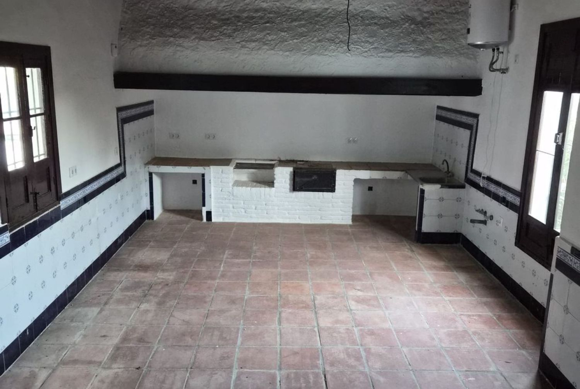 REF. JS010426ALO – Inmueble en Alora