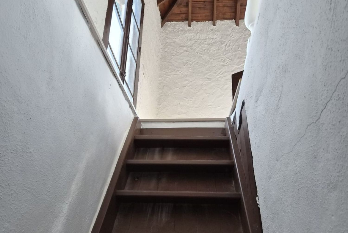 REF. JS010426ALO – Inmueble en Alora