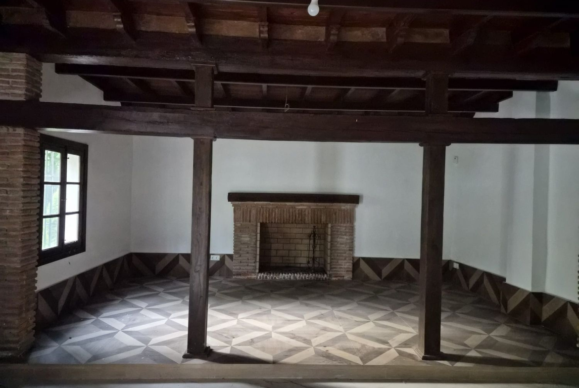 REF. JS010426ALO – Inmueble en Alora