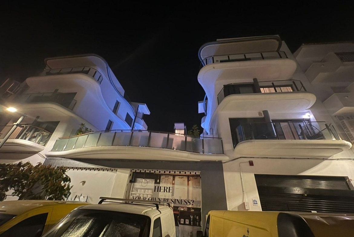 REF. LZ100726EST – Inmueble en Parque Central