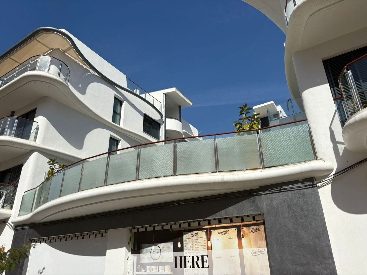 REF. LZ100726EST – Inmueble en Parque Central