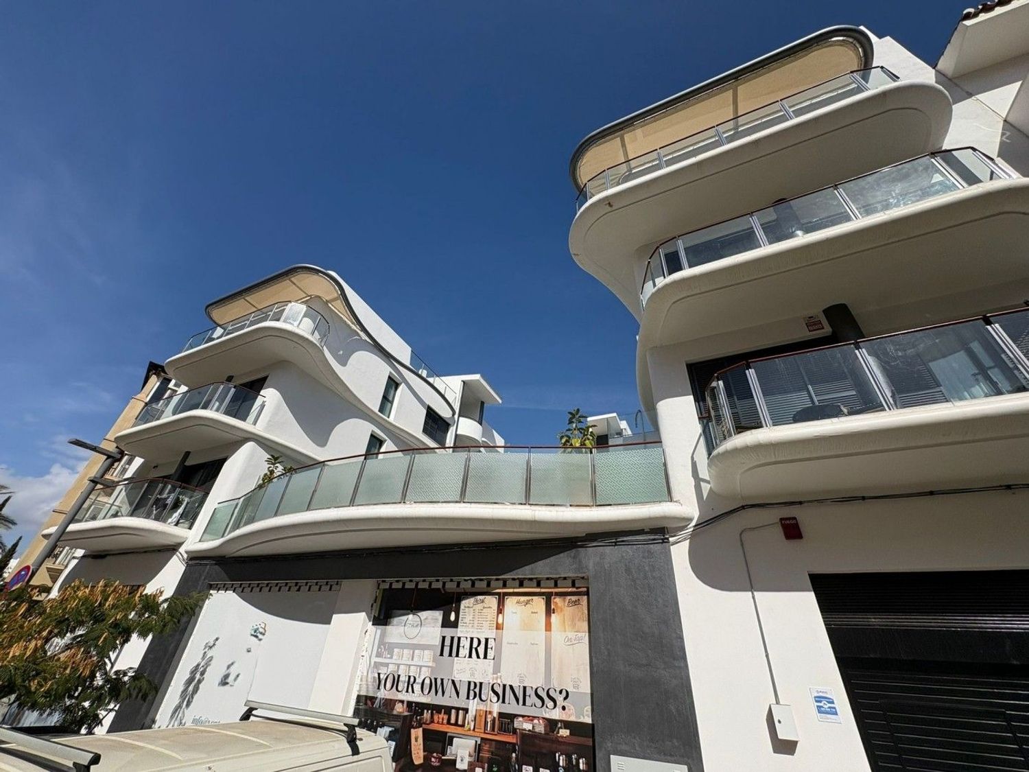 REF. LZ100726EST – Inmueble en Parque Central