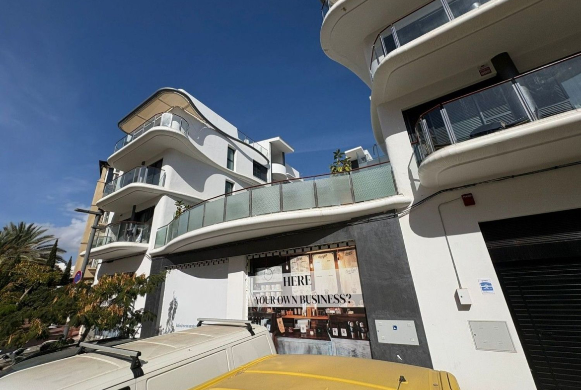 REF. LZ100726EST – Inmueble en Parque Central
