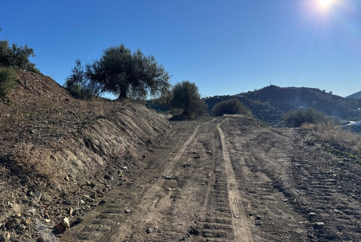 REF. DK260626CO – Inmueble en Comares