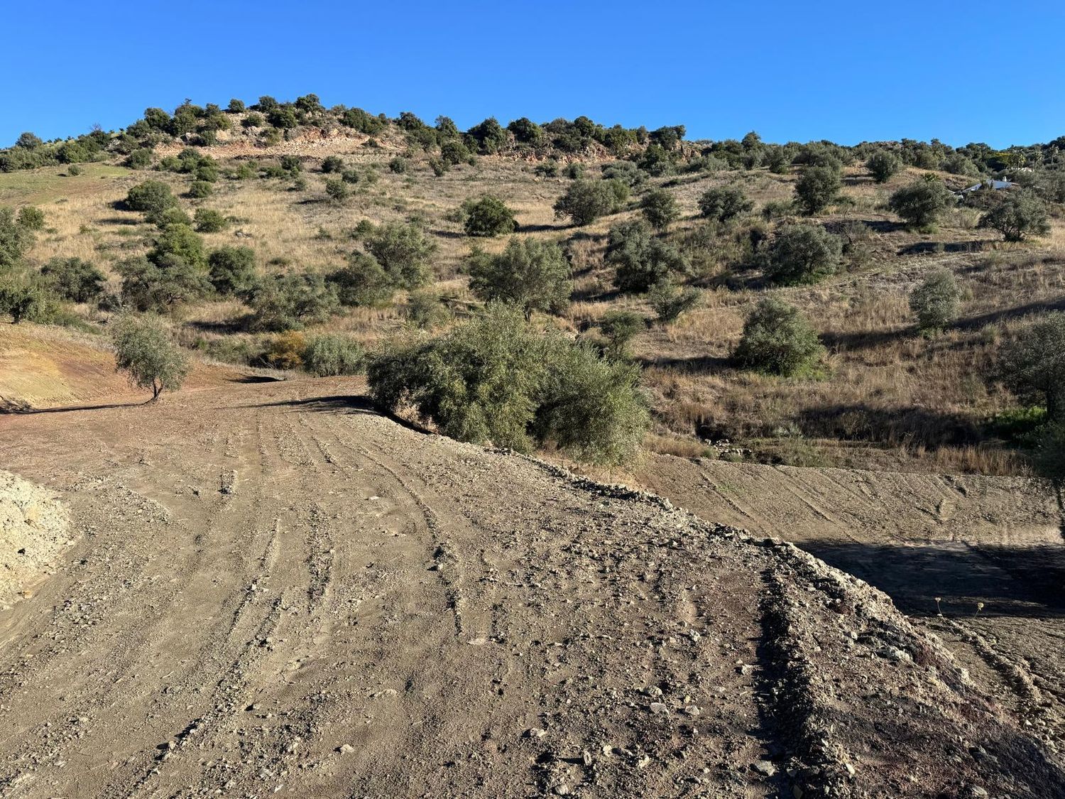 REF. DK260626CO – Inmueble en Comares