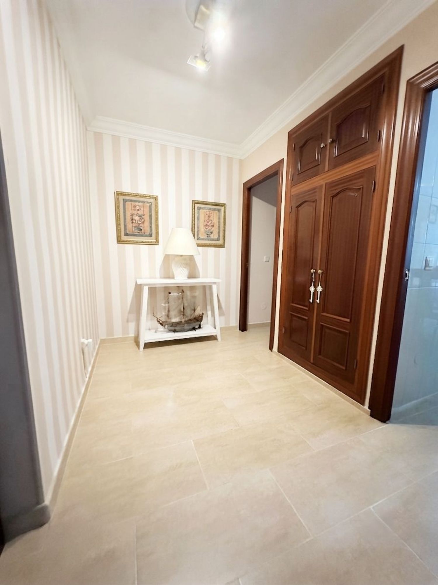 1458044808 REF. LZ040526EST – Inmueble en Puerto de Estepona