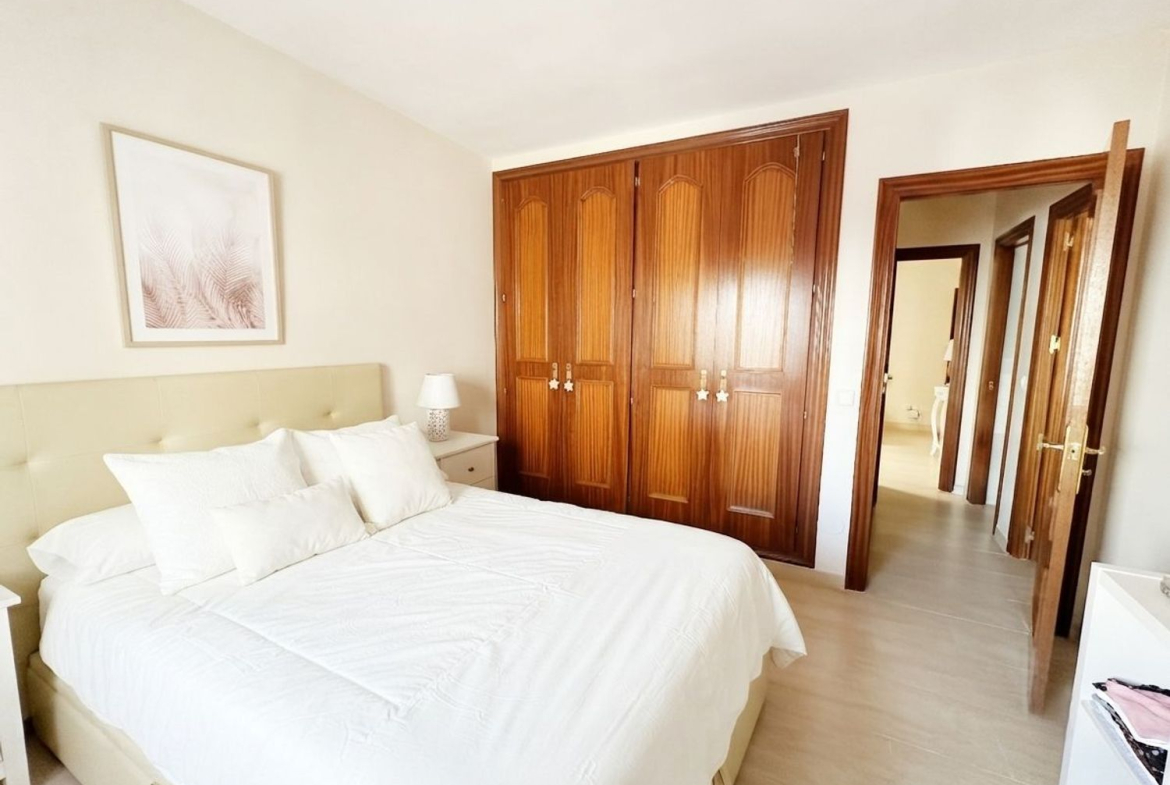 REF. LZ040526EST – Inmueble en Puerto de Estepona