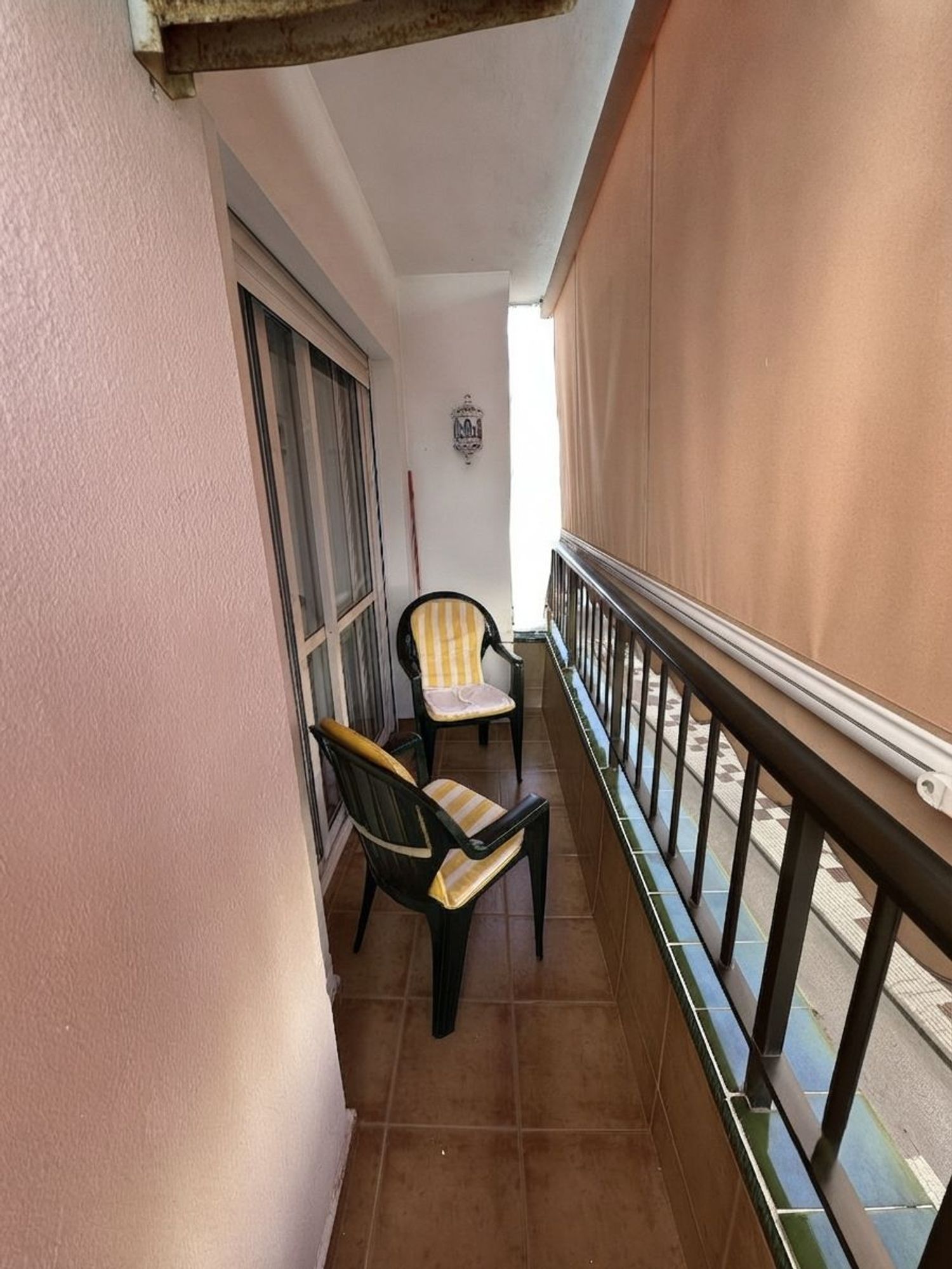1458044868 REF. LZ040526EST – Inmueble en Puerto de Estepona