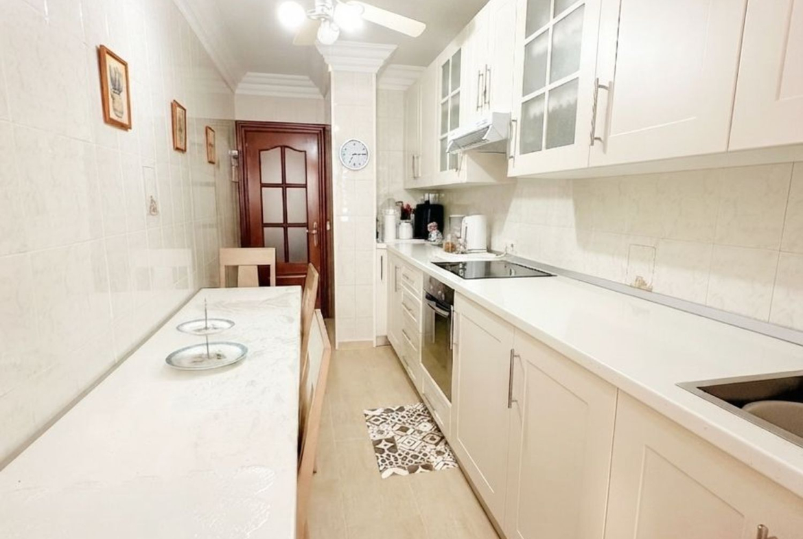 REF. LZ040526EST – Inmueble en Puerto de Estepona