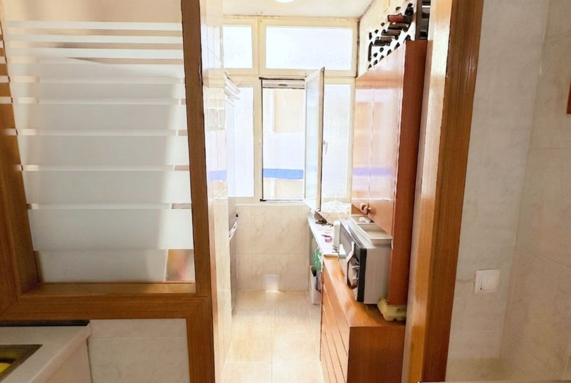 REF. LZ040526EST – Inmueble en Puerto de Estepona