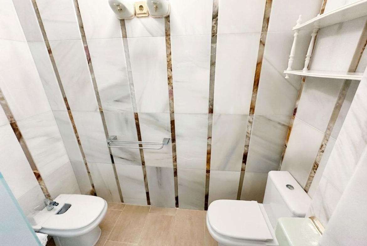 REF. LZ040526EST – Inmueble en Puerto de Estepona