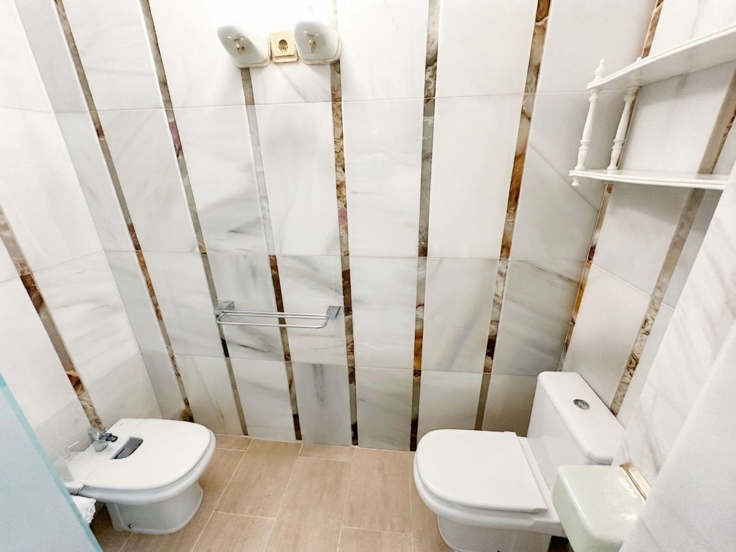 1458044877 REF. LZ040526EST – Inmueble en Puerto de Estepona