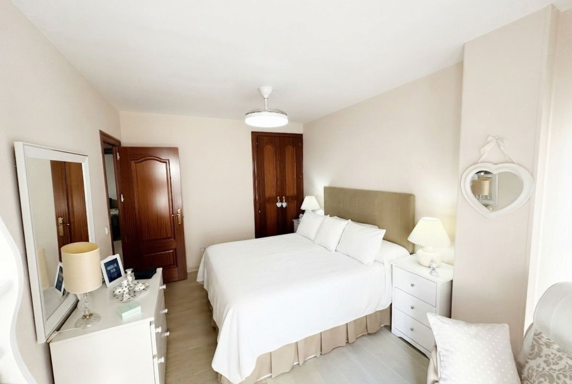 REF. LZ040526EST – Inmueble en Puerto de Estepona