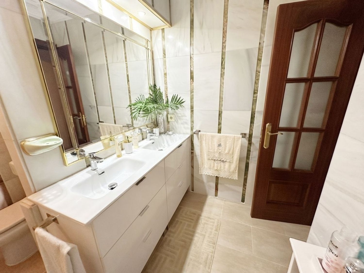1458044880 REF. LZ040526EST – Inmueble en Puerto de Estepona