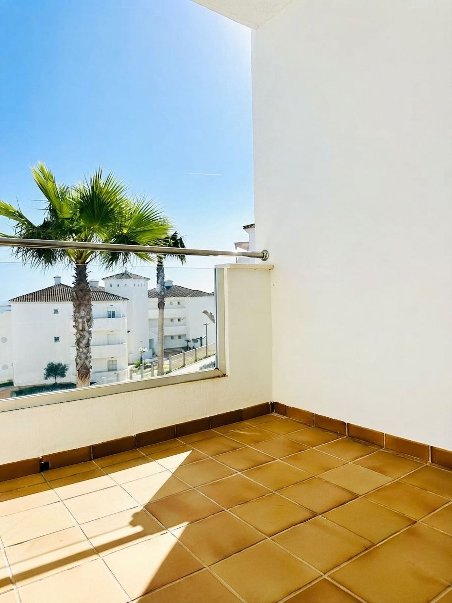 1459205572 REF. LZ160626MAN – Inmueble en Chullera