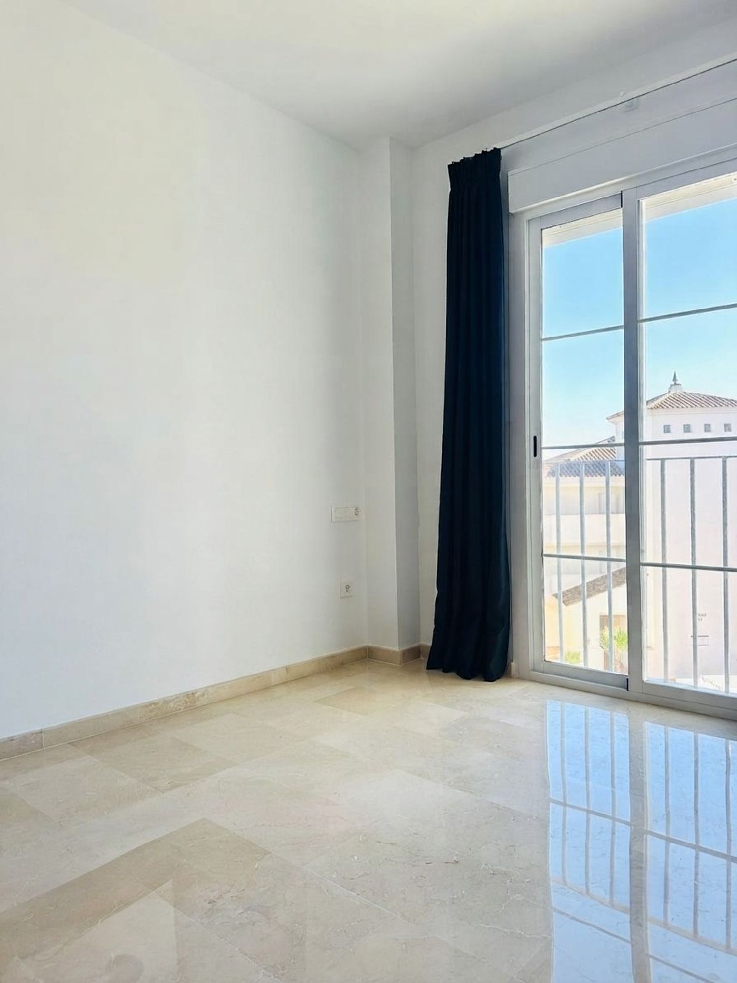 1459205665 REF. LZ160626MAN – Inmueble en Chullera