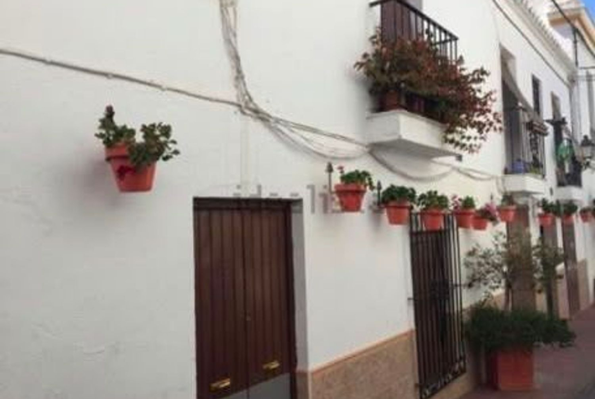 REF. LZ270726EST – Inmueble en Centro