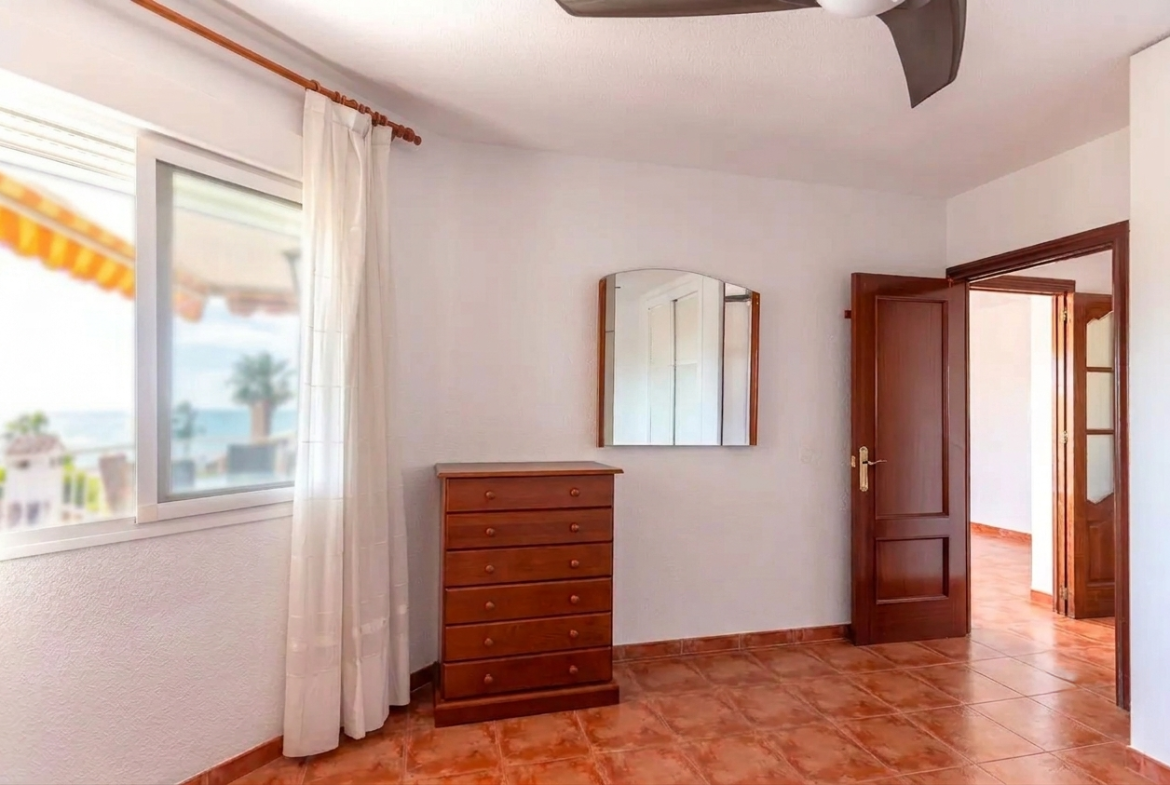 SP060626CM Piso en esquina con TERRAZA y VISTAS AL MAR en La Cala del Moral