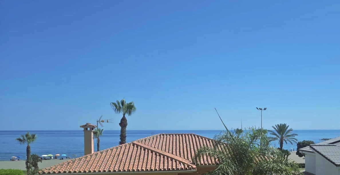 SP060626CM Piso en esquina con TERRAZA y VISTAS AL MAR en La Cala del Moral