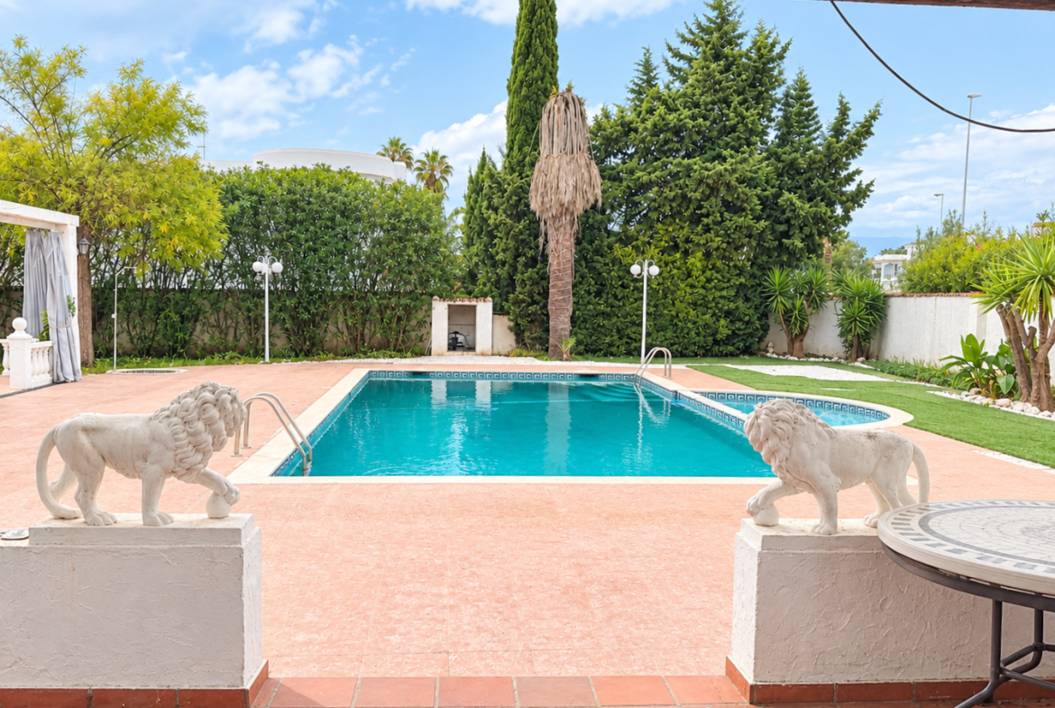 REF. LZ010426EST – Inmueble en Zona Calvario