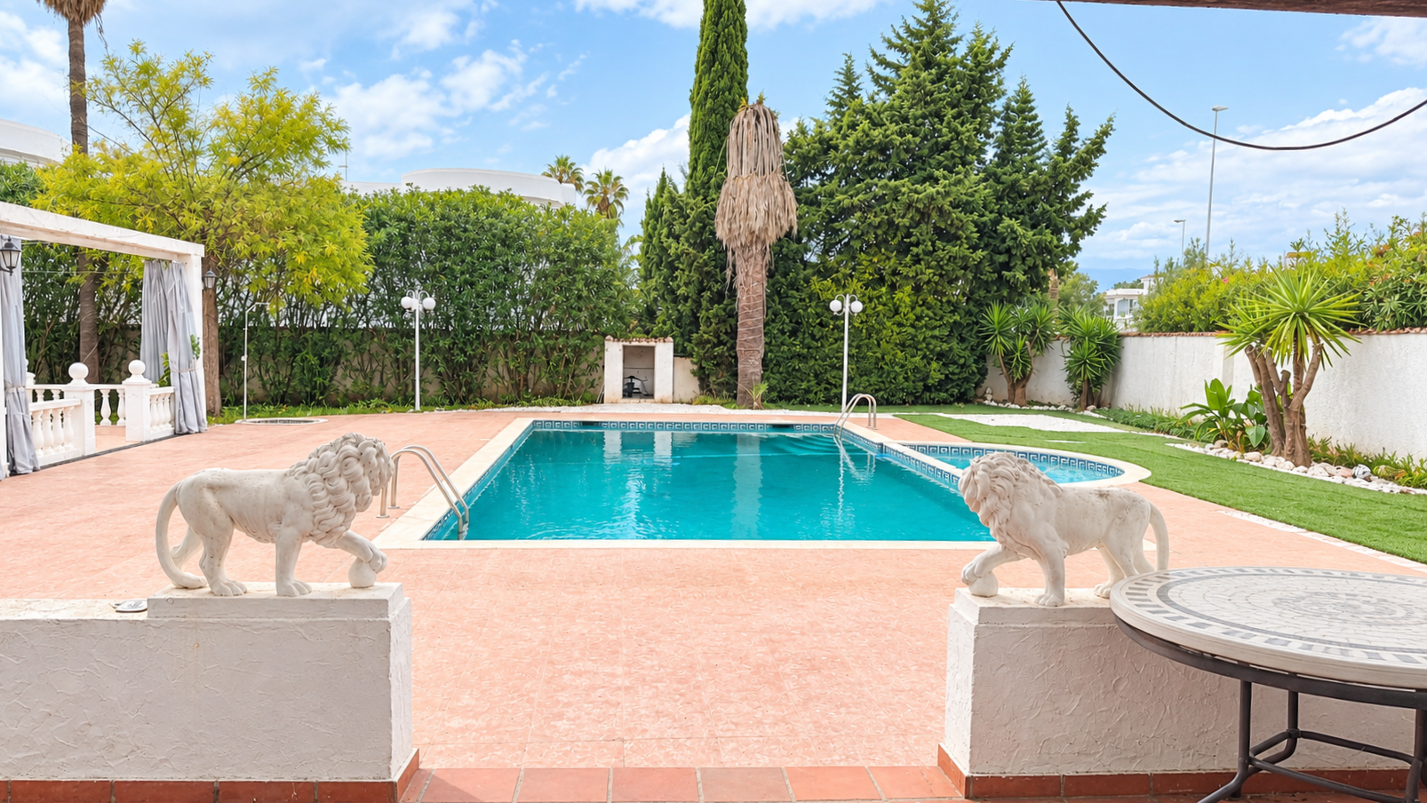 REF. LZ010426EST – Inmueble en Zona Calvario