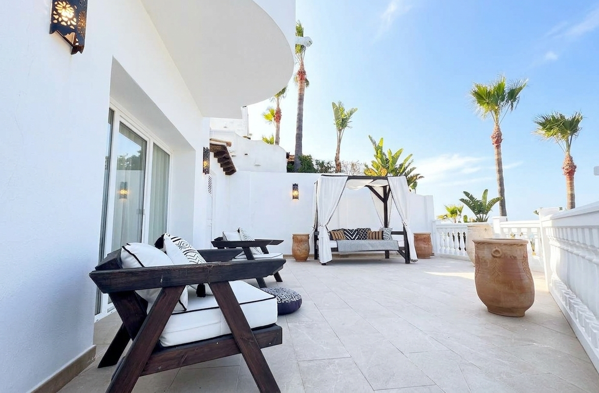 REF. LZ060426/MANV – Villa de LUJO en Punta Chullera – Manilva