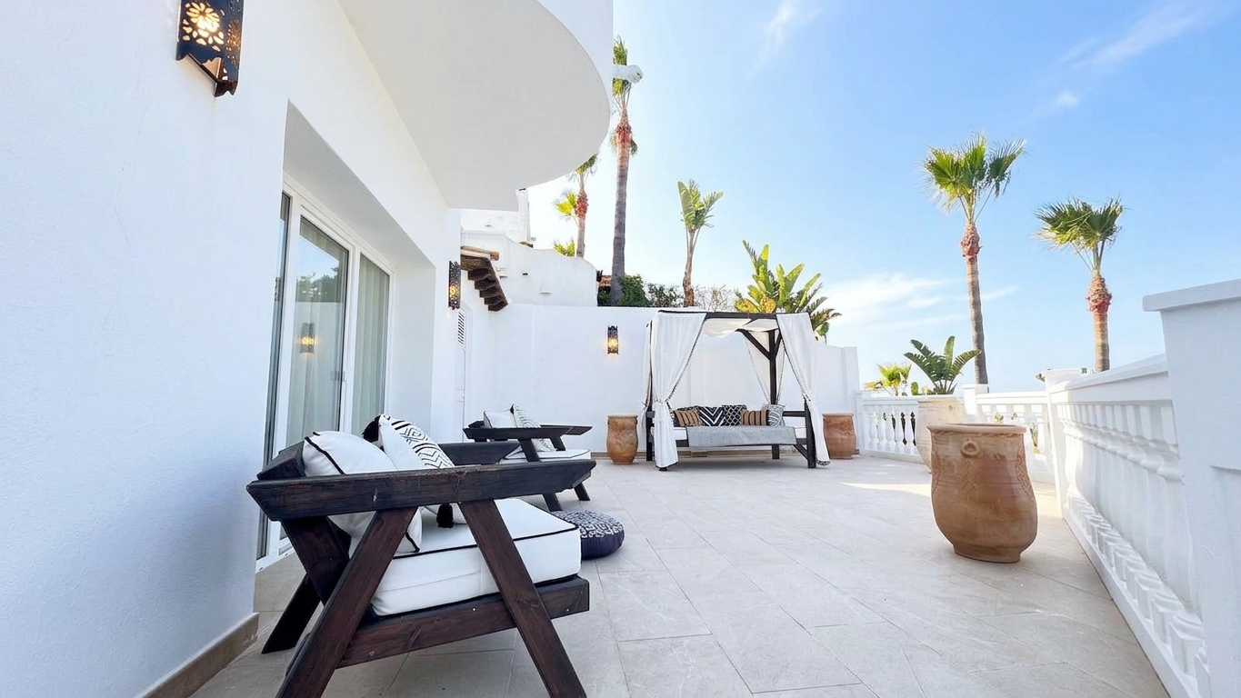 REF. LZ060426/MANV – Villa de LUJO en Punta Chullera – Manilva