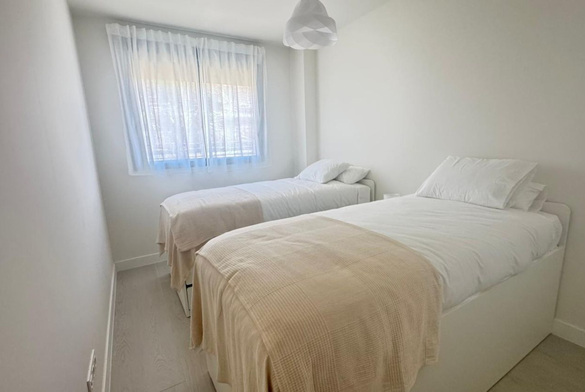 REF. LZ190526CA – Inmueble en Casares