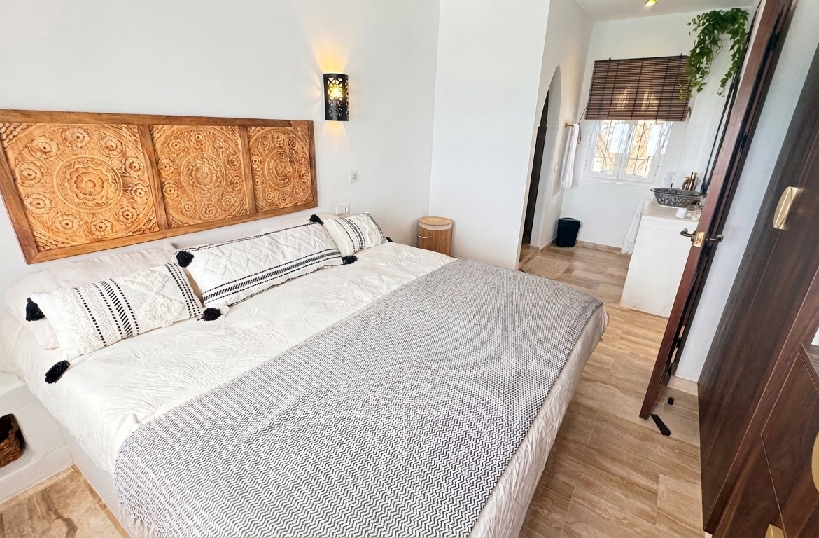 REF. LZ060426/MANV – Villa de LUJO en Punta Chullera – Manilva