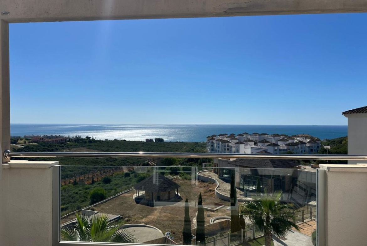 Ref. LZ280926MAN – Piso reformado en Chullera, Manilva