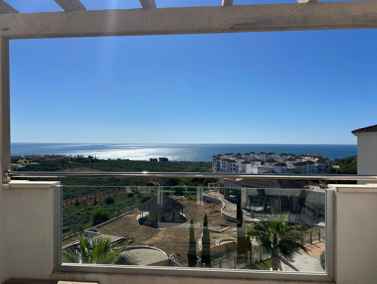 15 Ref. LZ280926MAN – Piso reformado en Chullera, Manilva