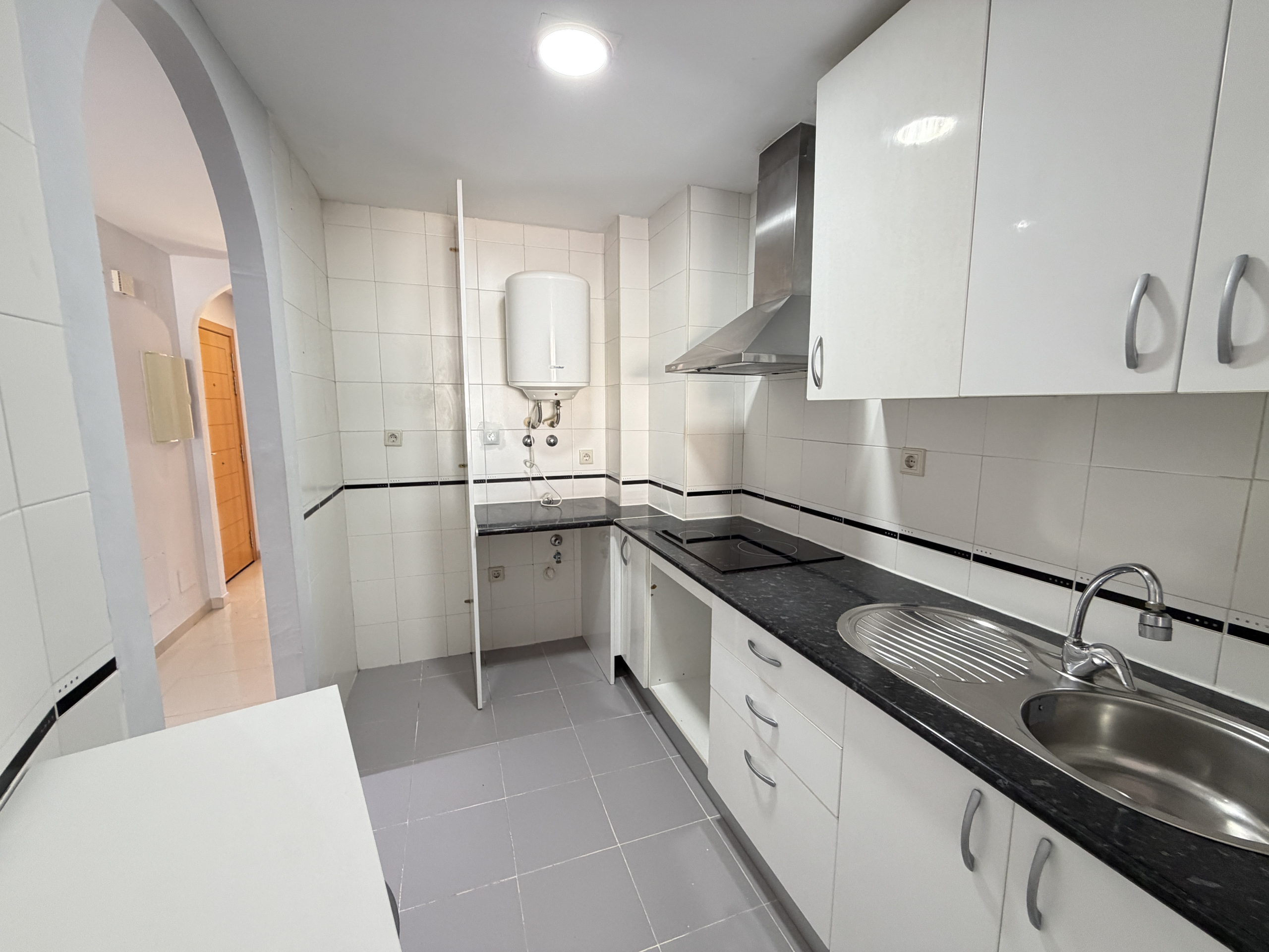 6 Ref. SP100926TDB – Piso en Torre de Benagalbon