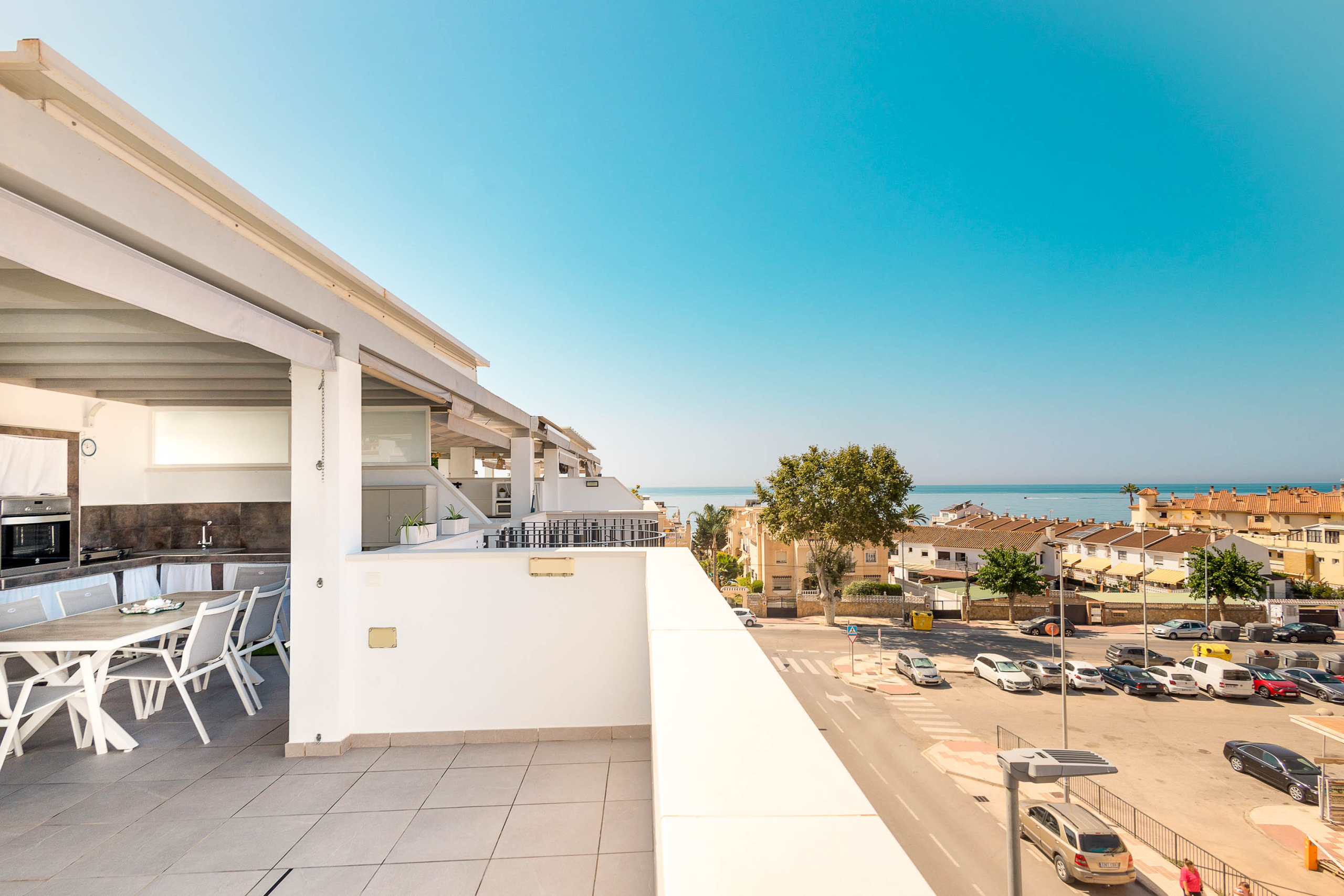 Calle Aura-Vélez Málaga Ref. SP211026TDB – Ático con Vistas al Mar en Torre de Benagalbón