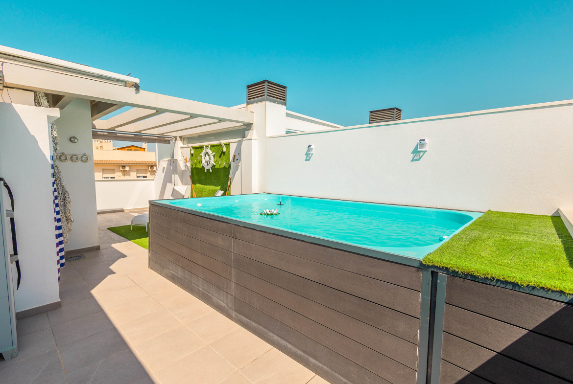 Ref. SP211026TDB – Ático con Vistas al Mar en Torre de Benagalbón