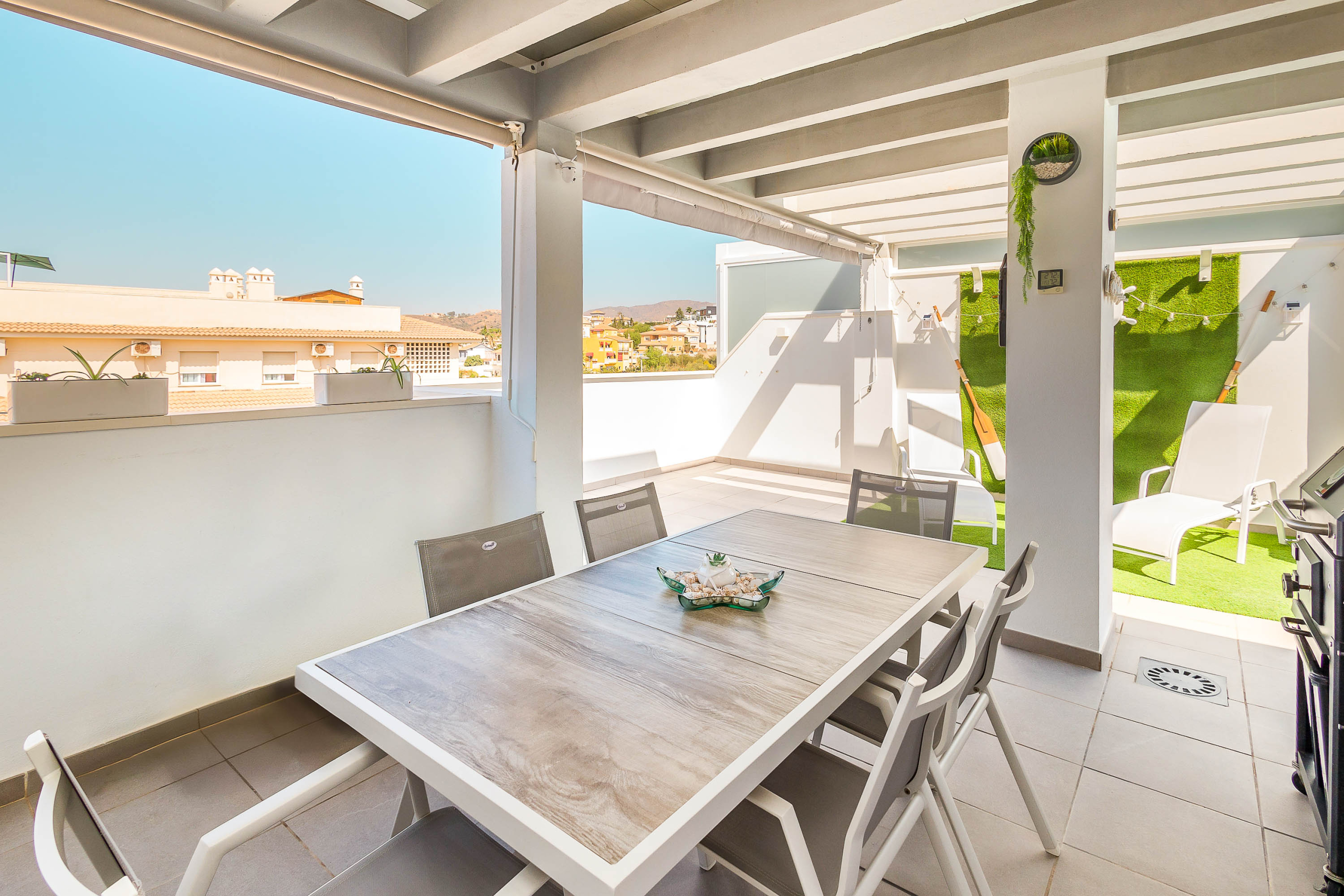 Calle Aura-V�z M�ga Ref. SP211026TDB – Ático con Vistas al Mar en Torre de Benagalbón
