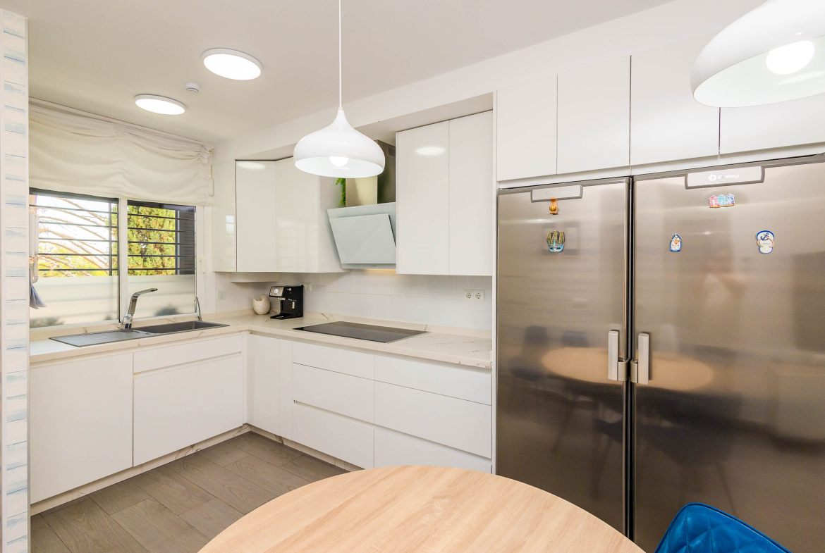 Ref. SP211026TDB – Ático con Vistas al Mar en Torre de Benagalbón