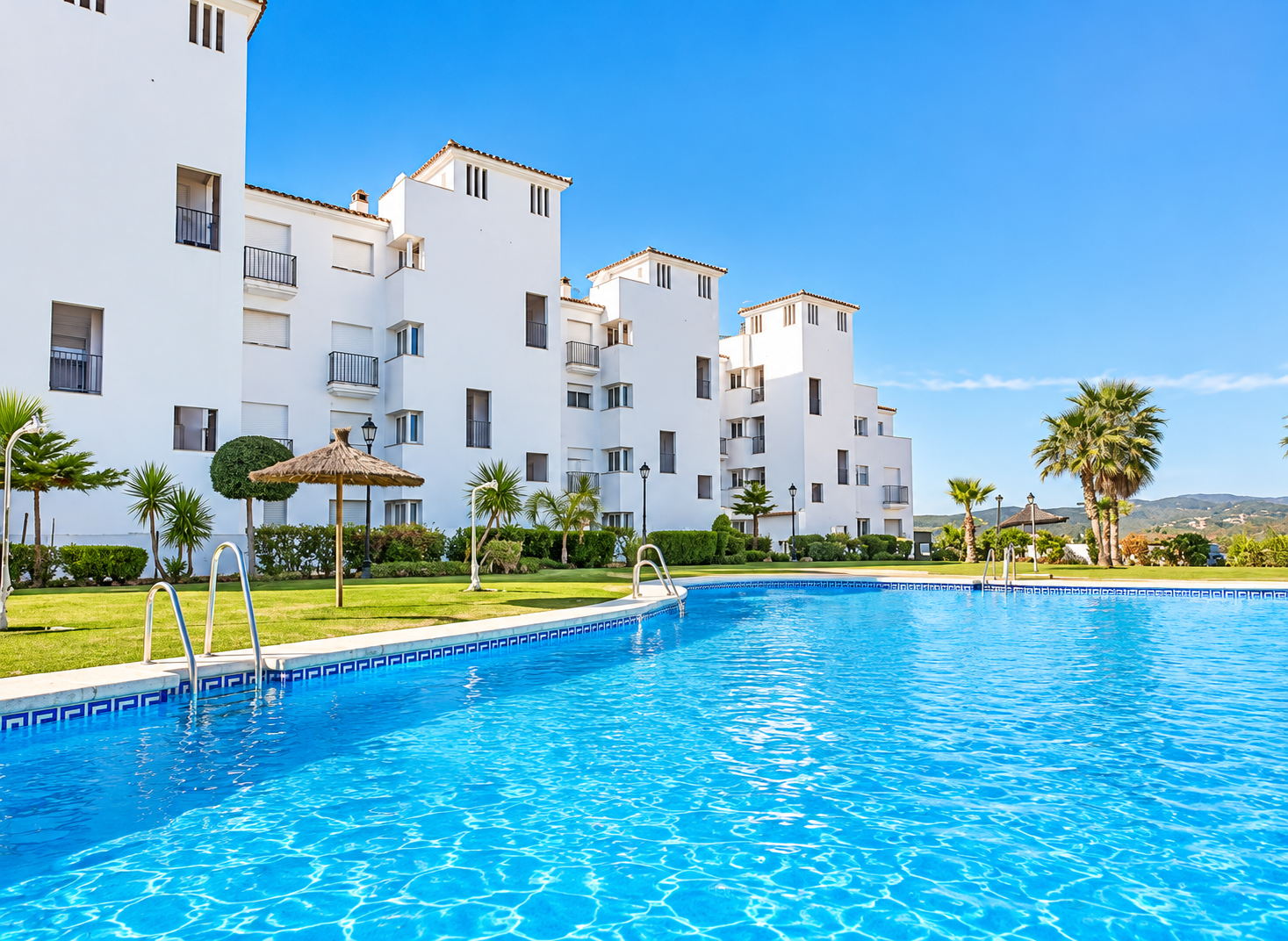 Ref. LZ151026MAN – Piso con VISTAS AL MAR en Manilva
