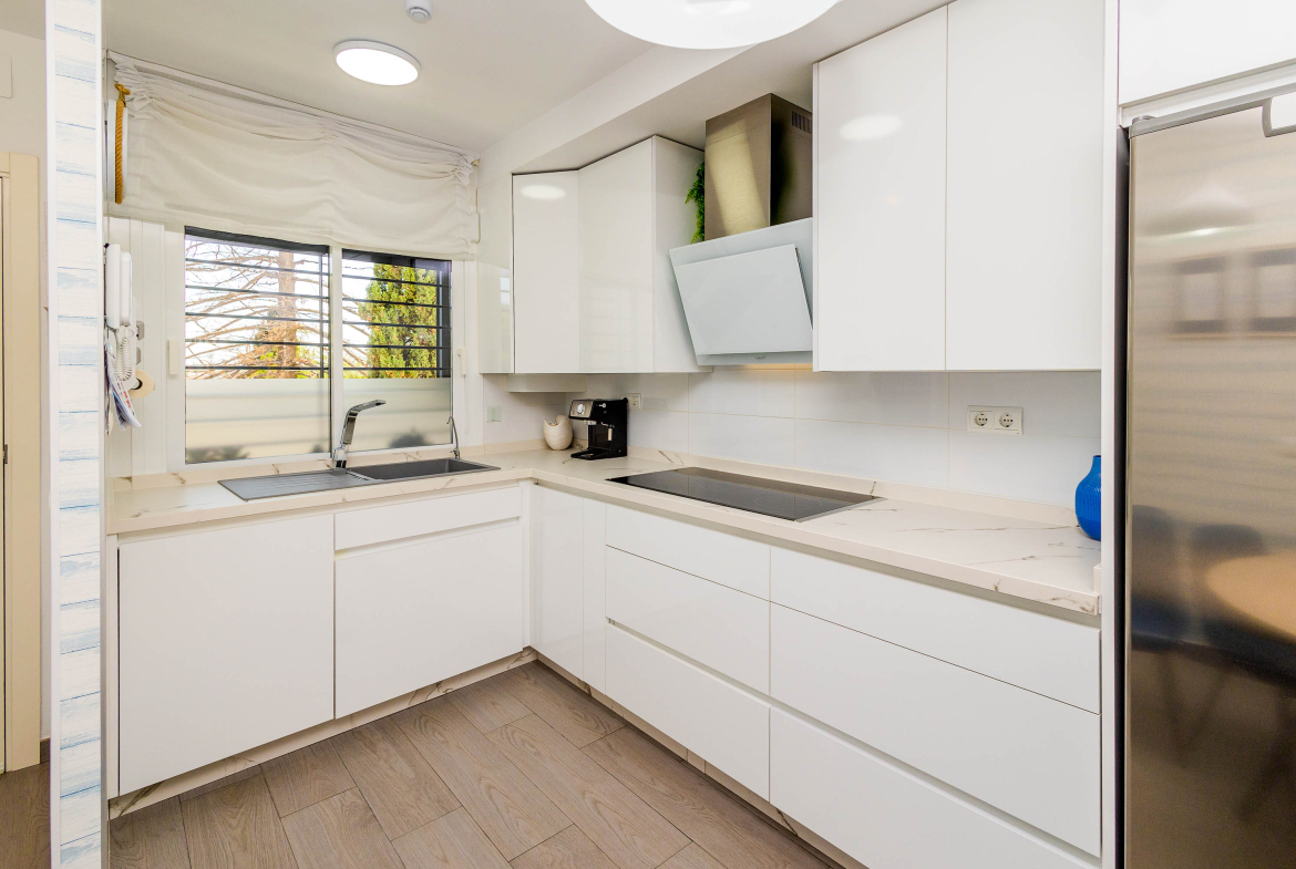 Ref. SP211026TDB – Ático con Vistas al Mar en Torre de Benagalbón