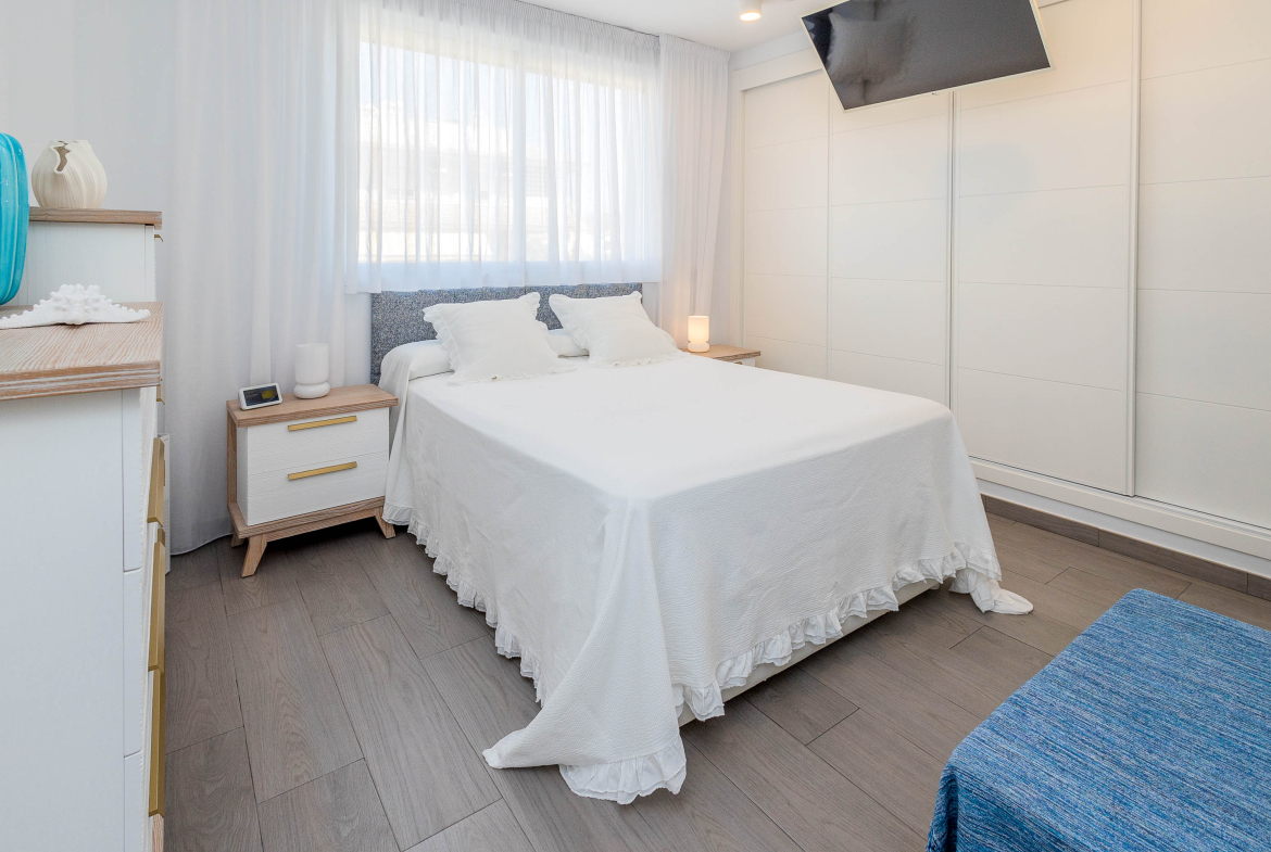 Ref. SP211026TDB – Ático con Vistas al Mar en Torre de Benagalbón