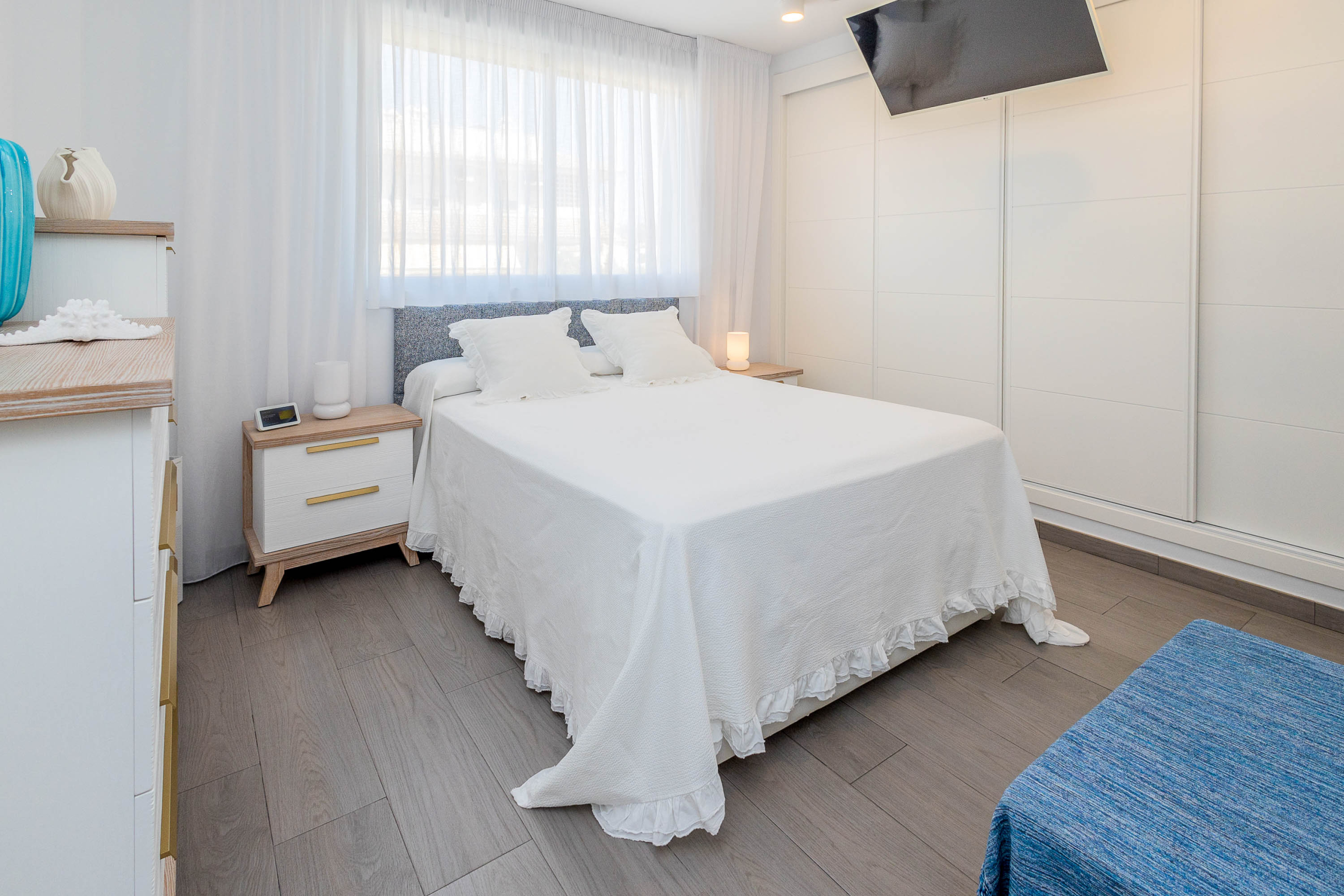 Calle Aura-Vélez Málaga Ref. SP211026TDB – Ático con Vistas al Mar en Torre de Benagalbón